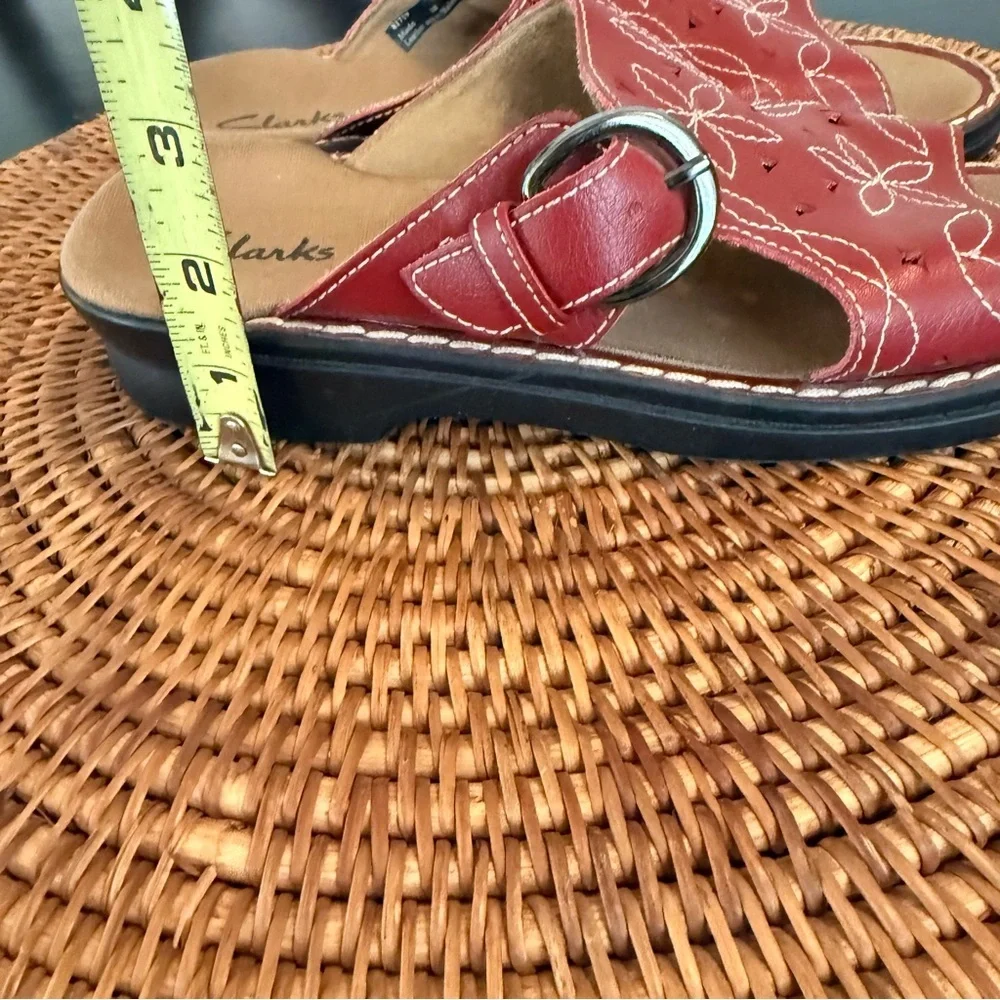 Clarks‎ Women's Floral Red Sandals